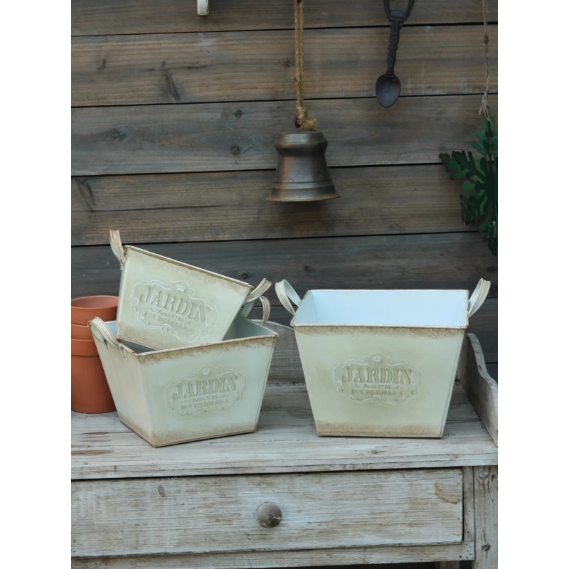 Vintage pastoral tin English b - Gardening Tools In English recension och pris
